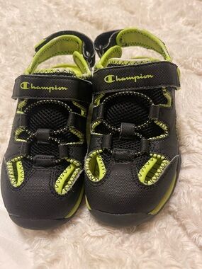 Boys Champion toddler 11 Velcro shoes kids sandals